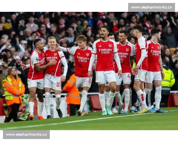 欧冠球队进攻防守表现深度对比与战术分析 欧冠球队进攻防守表现深度对比与战术分析